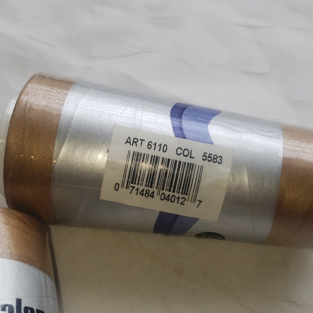 Talon Surelock Overlock Thread 5583 - Picture 3 of 5